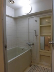 玄関を広々とした自転車も置ける開放的な空間に 渋谷区I様邸 玄関を広々とした自転車も置ける開放的な空間に 渋谷区I様邸